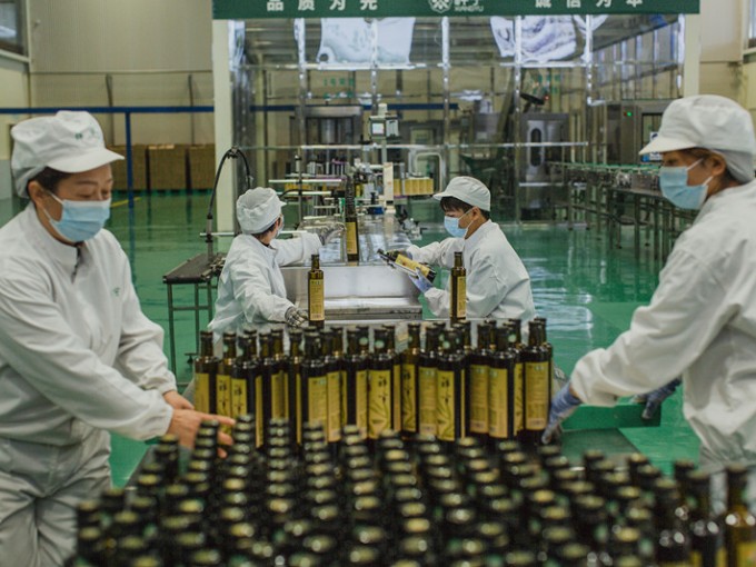 大家都知道，每一滴醇香的祥宇莊園橄欖油，都源自一顆顆小小的油橄欖果實(shí)。今天，就讓..
